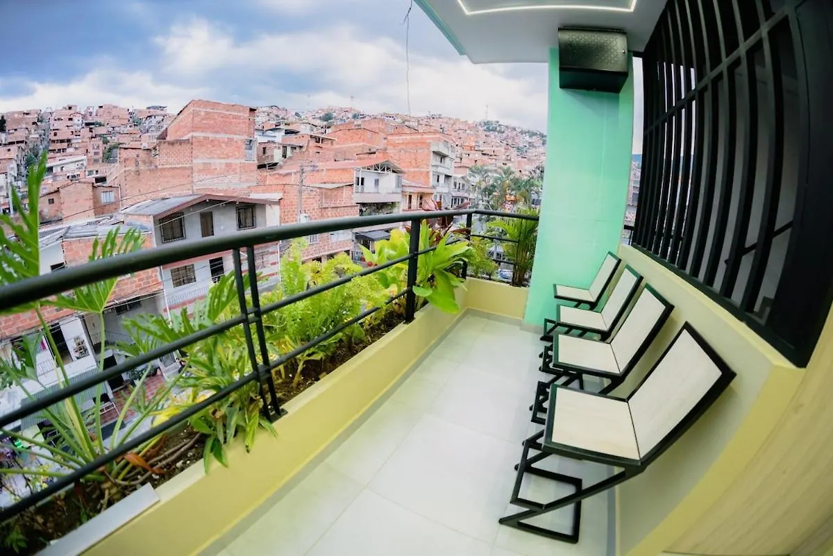 Vive La Experiencia Comuna 13 Medellin Int 304