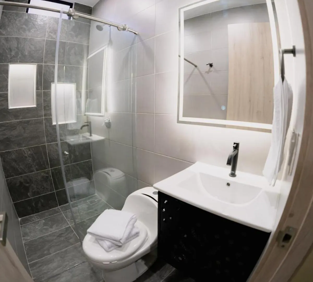 Apartment Vive La Experiencia Comuna 13 Medellin Int 304